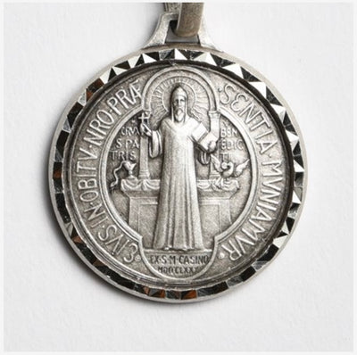 St Benedict Medal with 18" Chain and velvet Box Silver plated Made in France