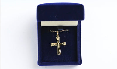 Cross Necklace with Jesus – Engraved Gold